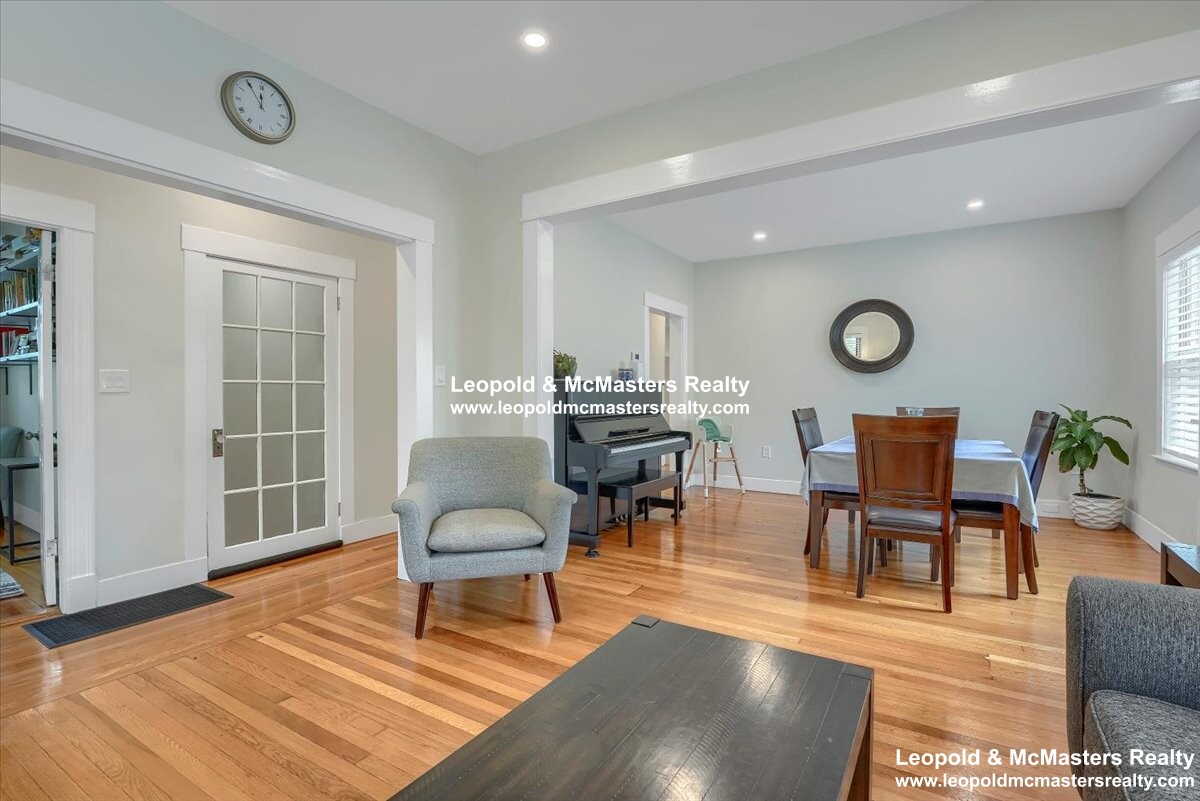 262 Southern Artery, Quincy