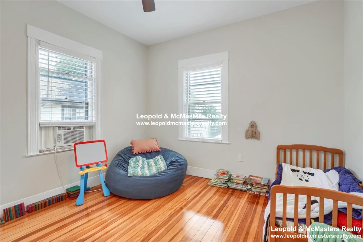 262 Southern Artery, Quincy