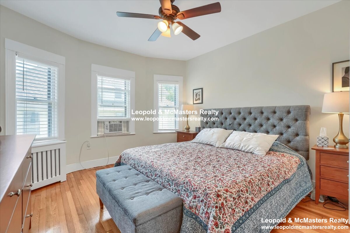 262 Southern Artery, Quincy