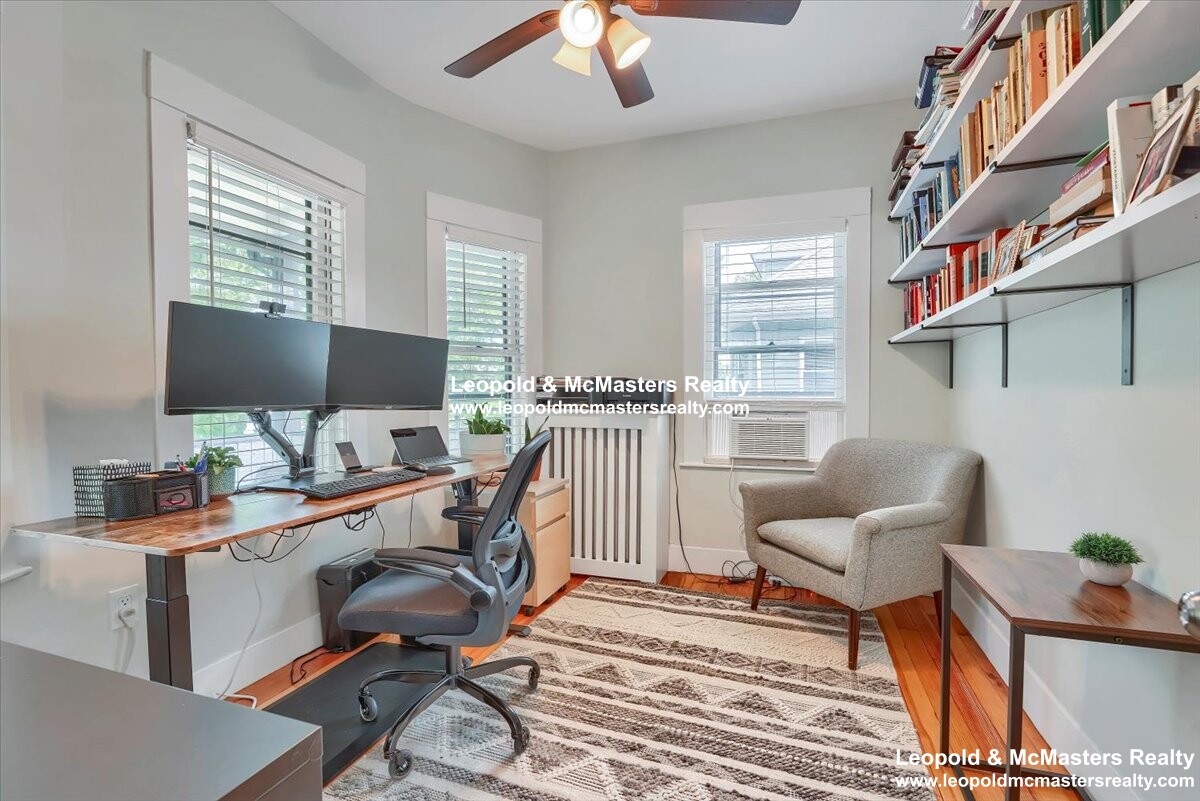 262 Southern Artery, Quincy