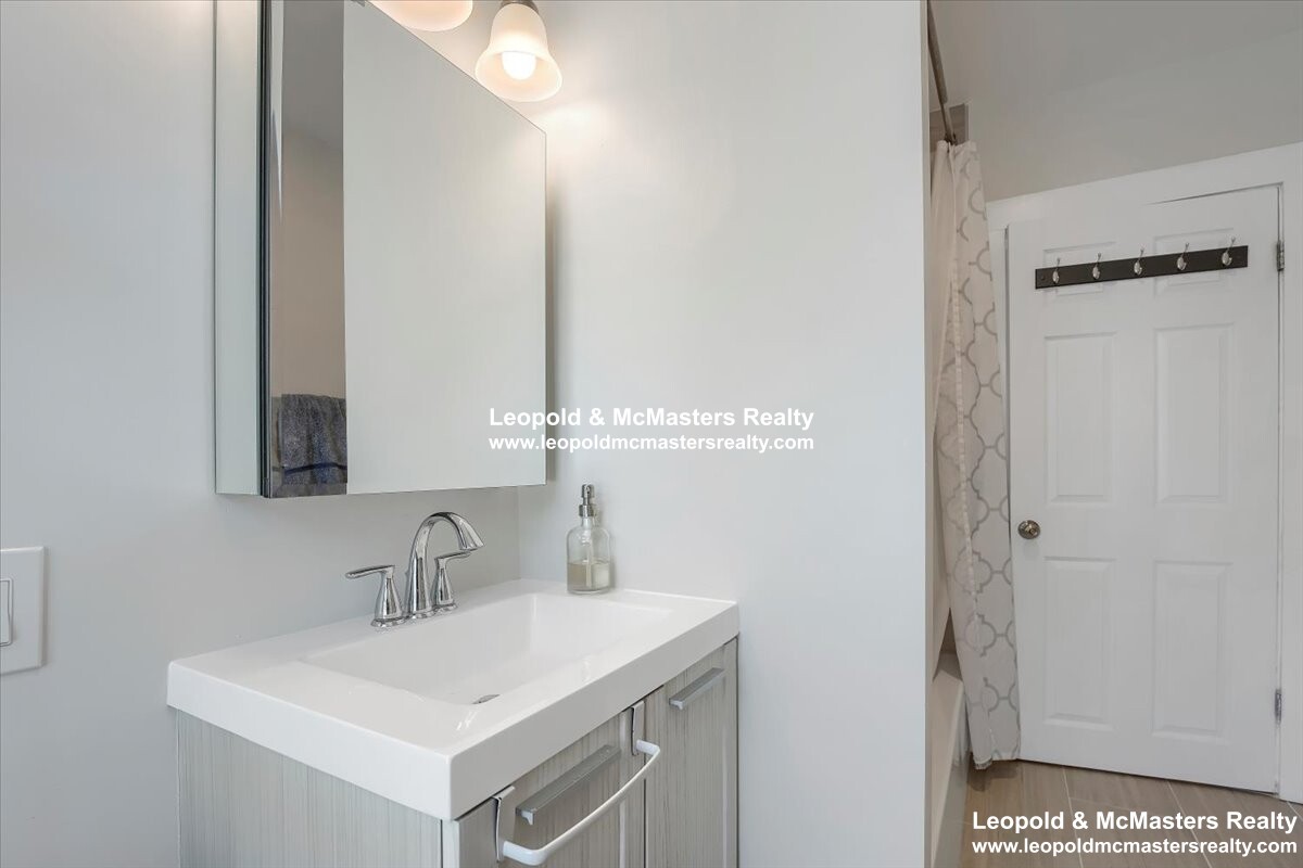 262 Southern Artery, Quincy