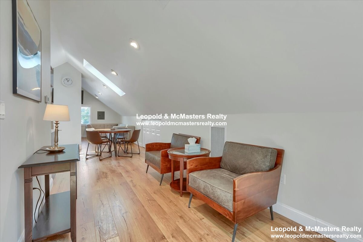 262 Southern Artery, Quincy
