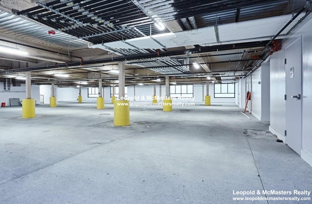 85 Willow Ct, Dorchester