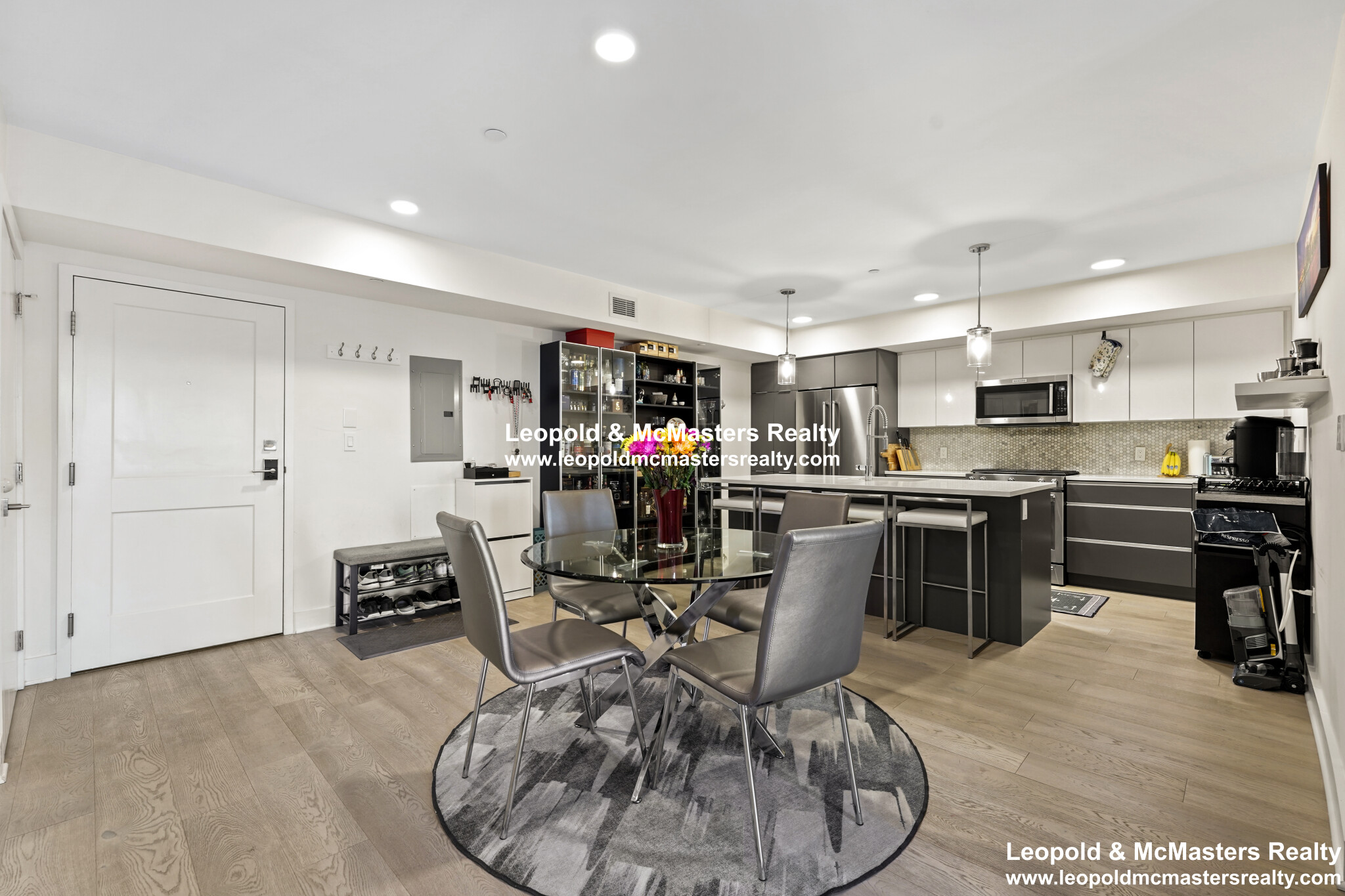 85 Willow Ct, Dorchester