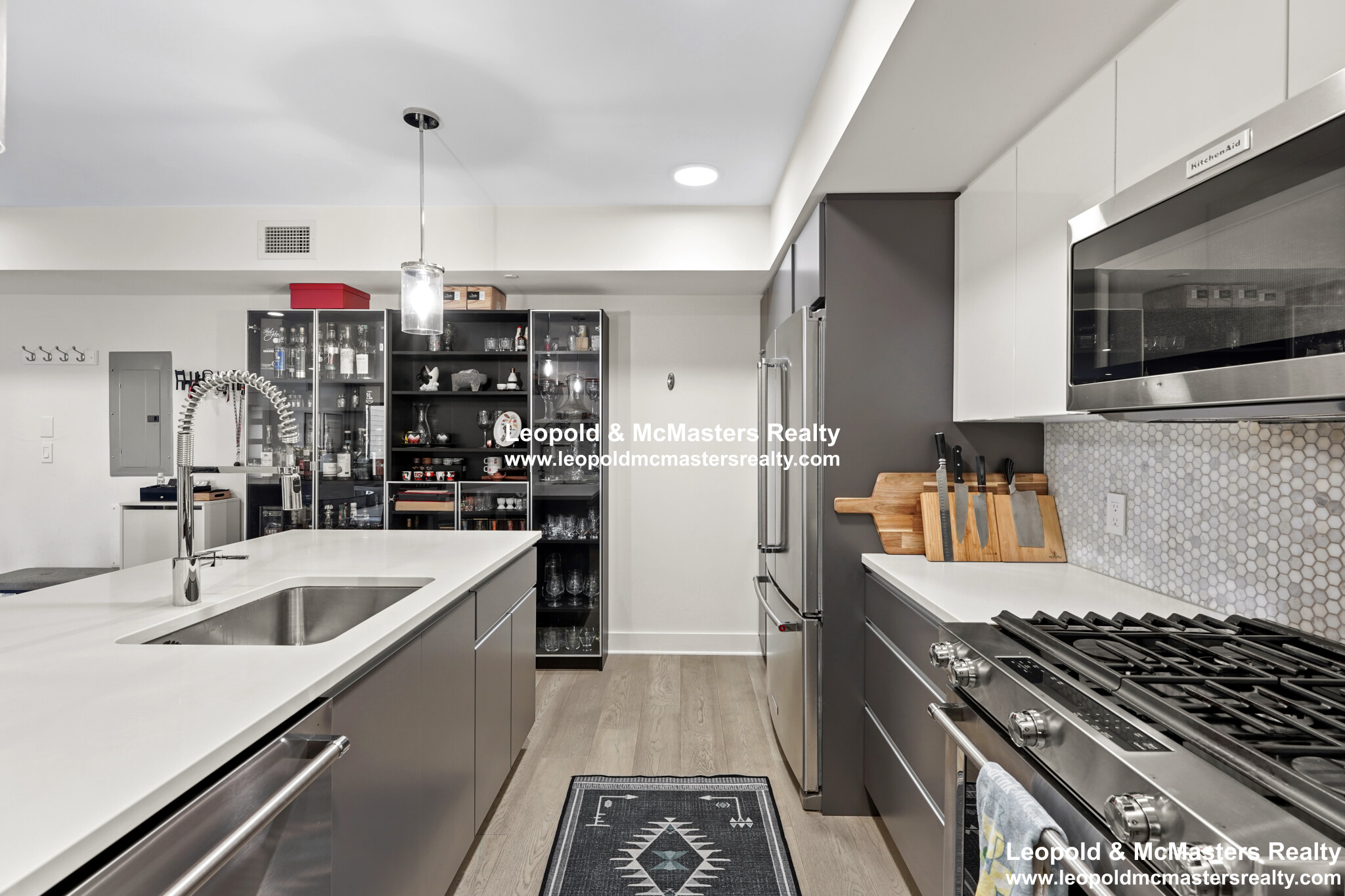 85 Willow Ct, Dorchester