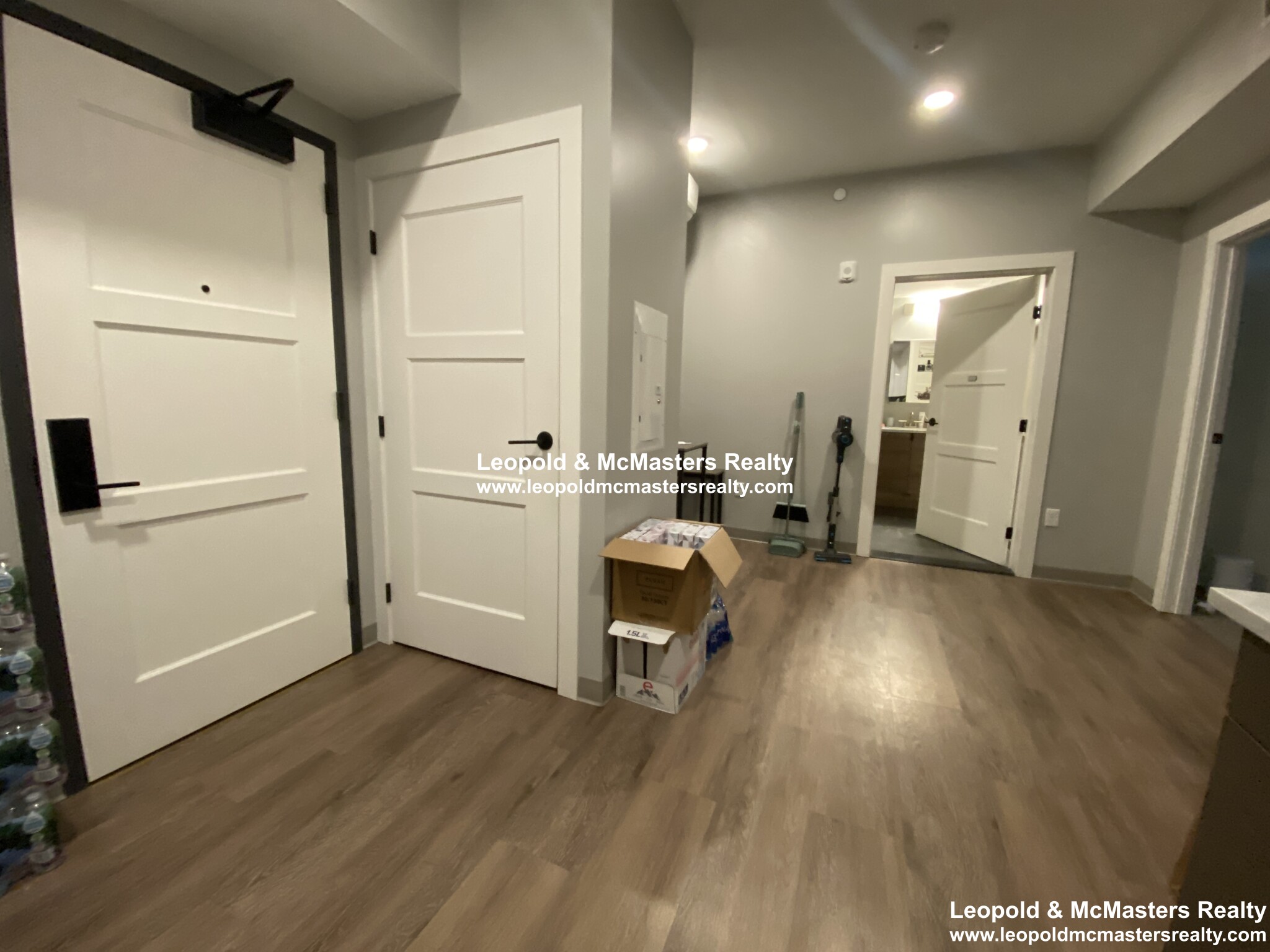 100 Hemenway St, Fenway