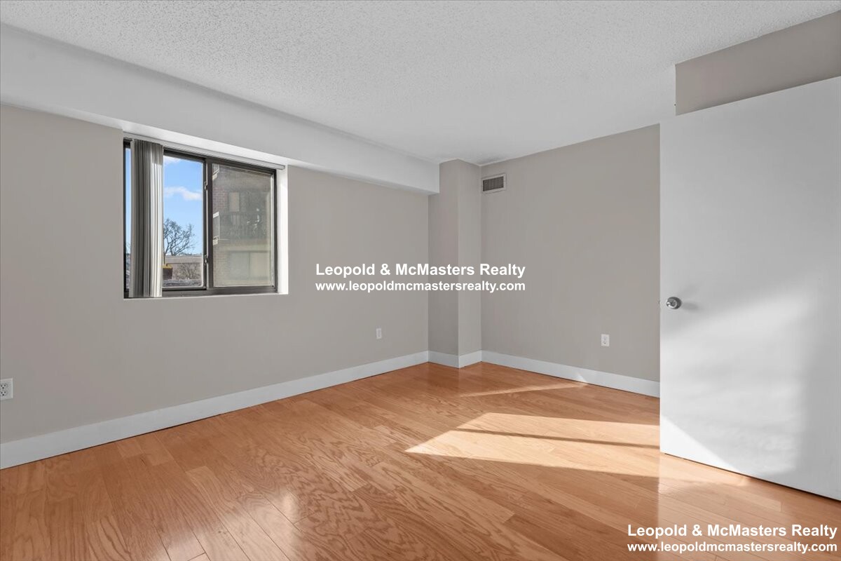 15 North Beacon St, Allston