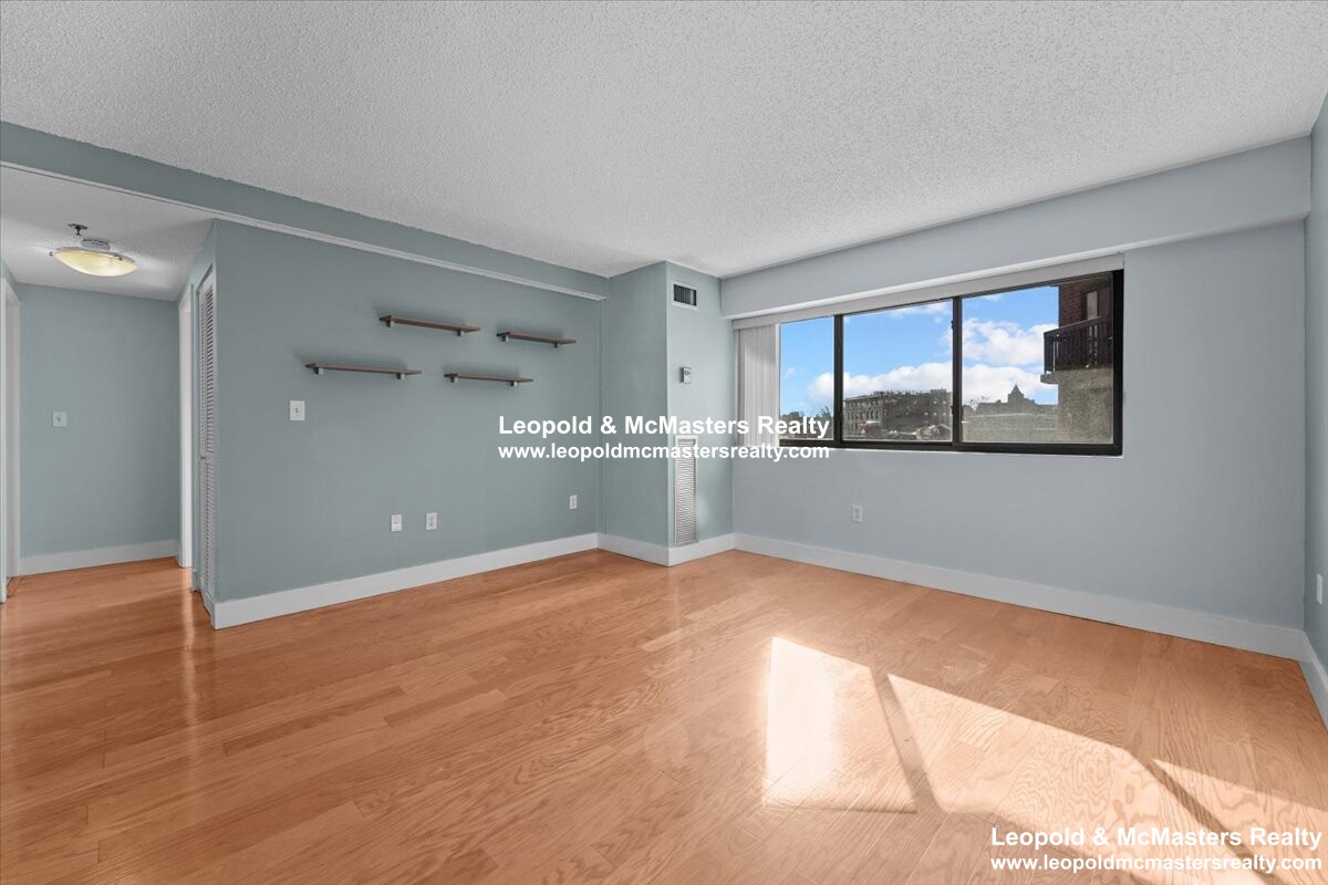 15 North Beacon St, Allston