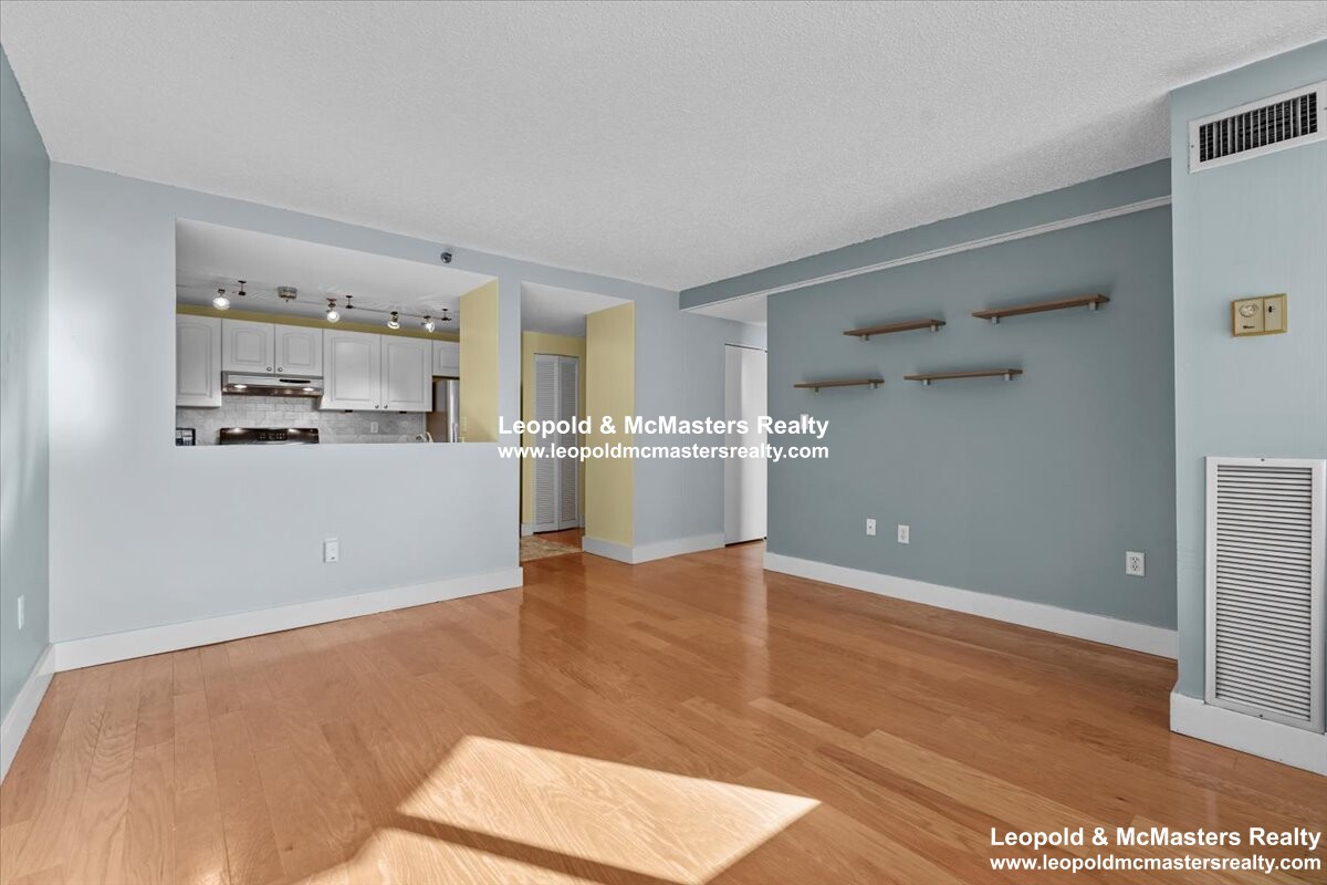 15 North Beacon St, Allston