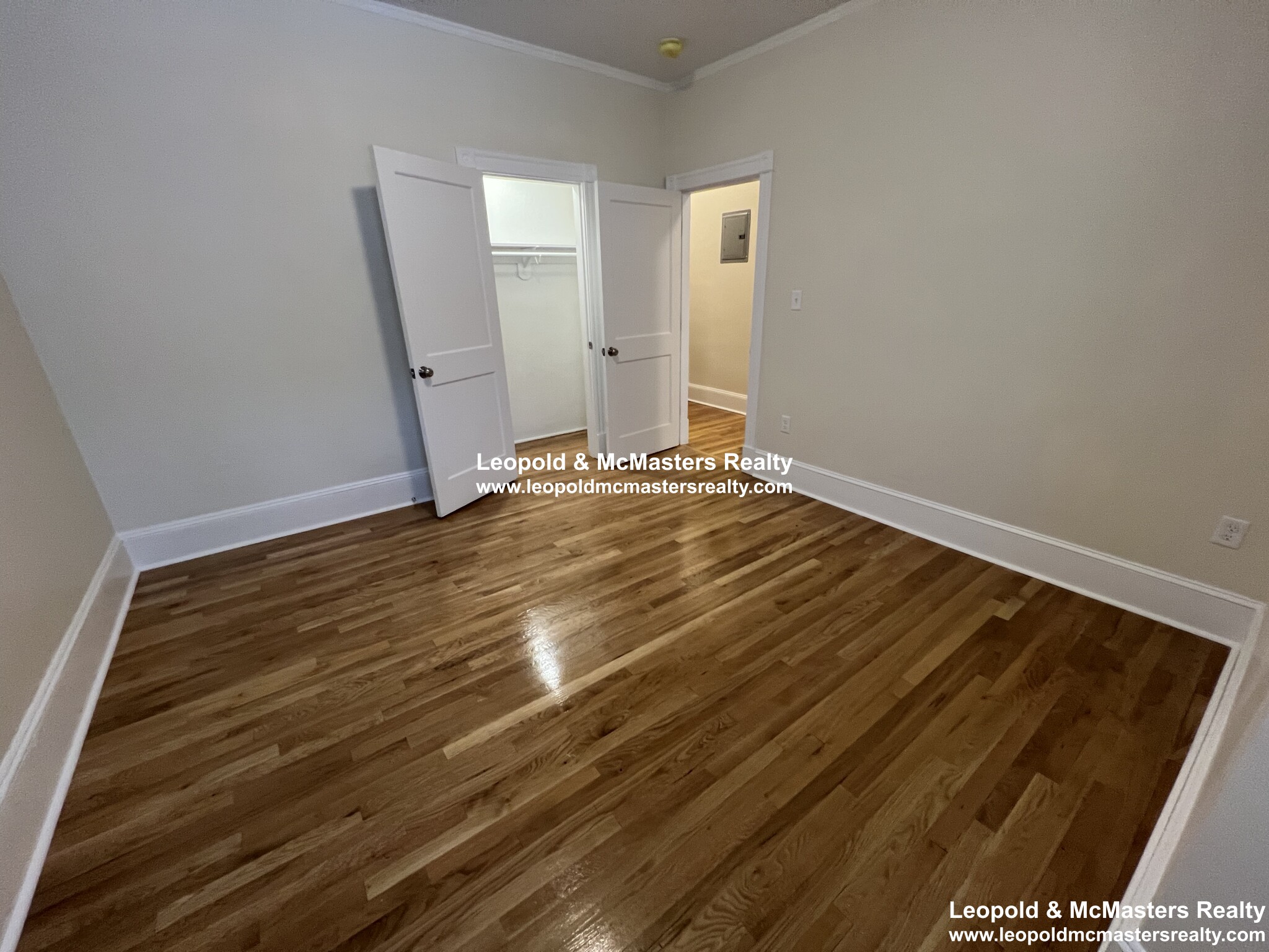 1595 Beacon St, Brookline
