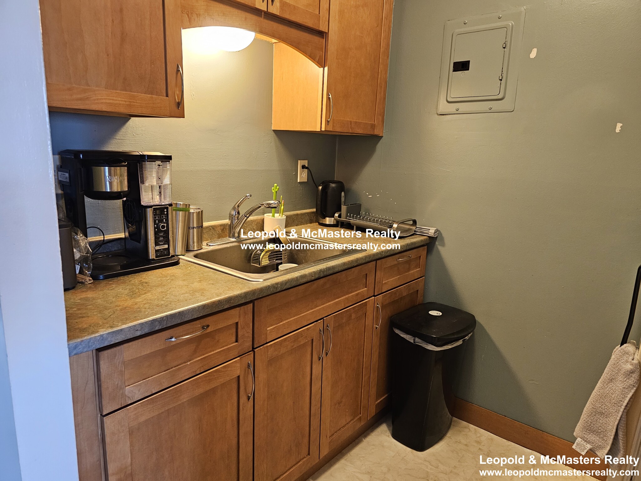 566 Commonwealth Ave, Fenway