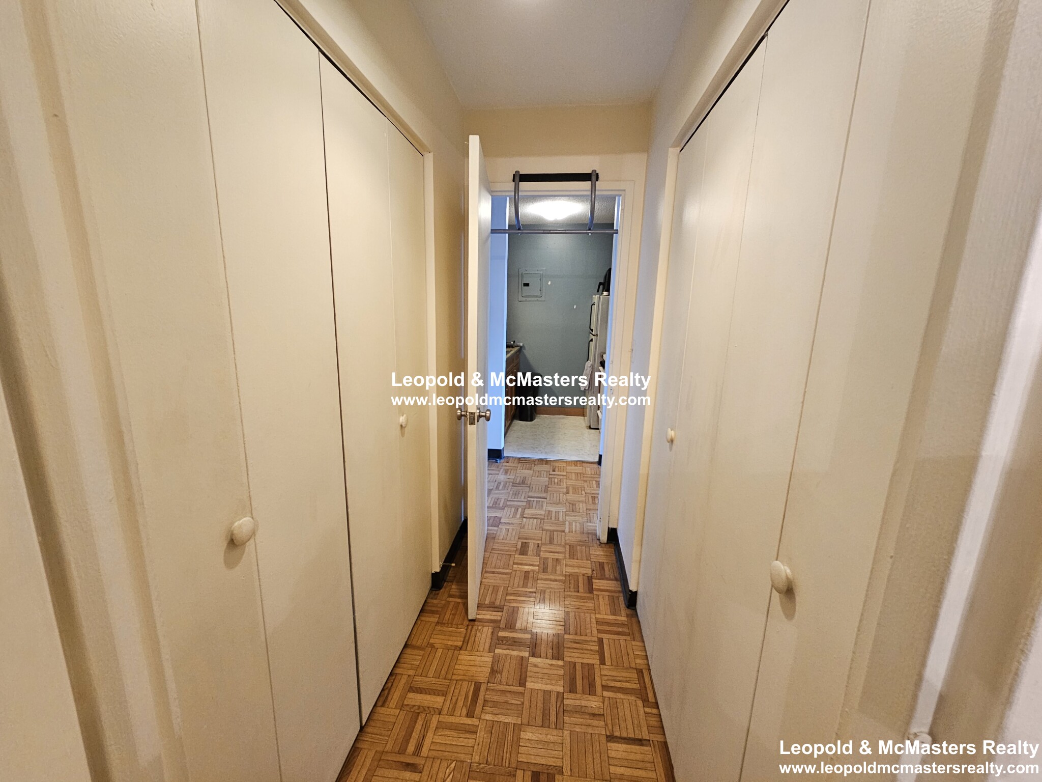 566 Commonwealth Ave, Fenway