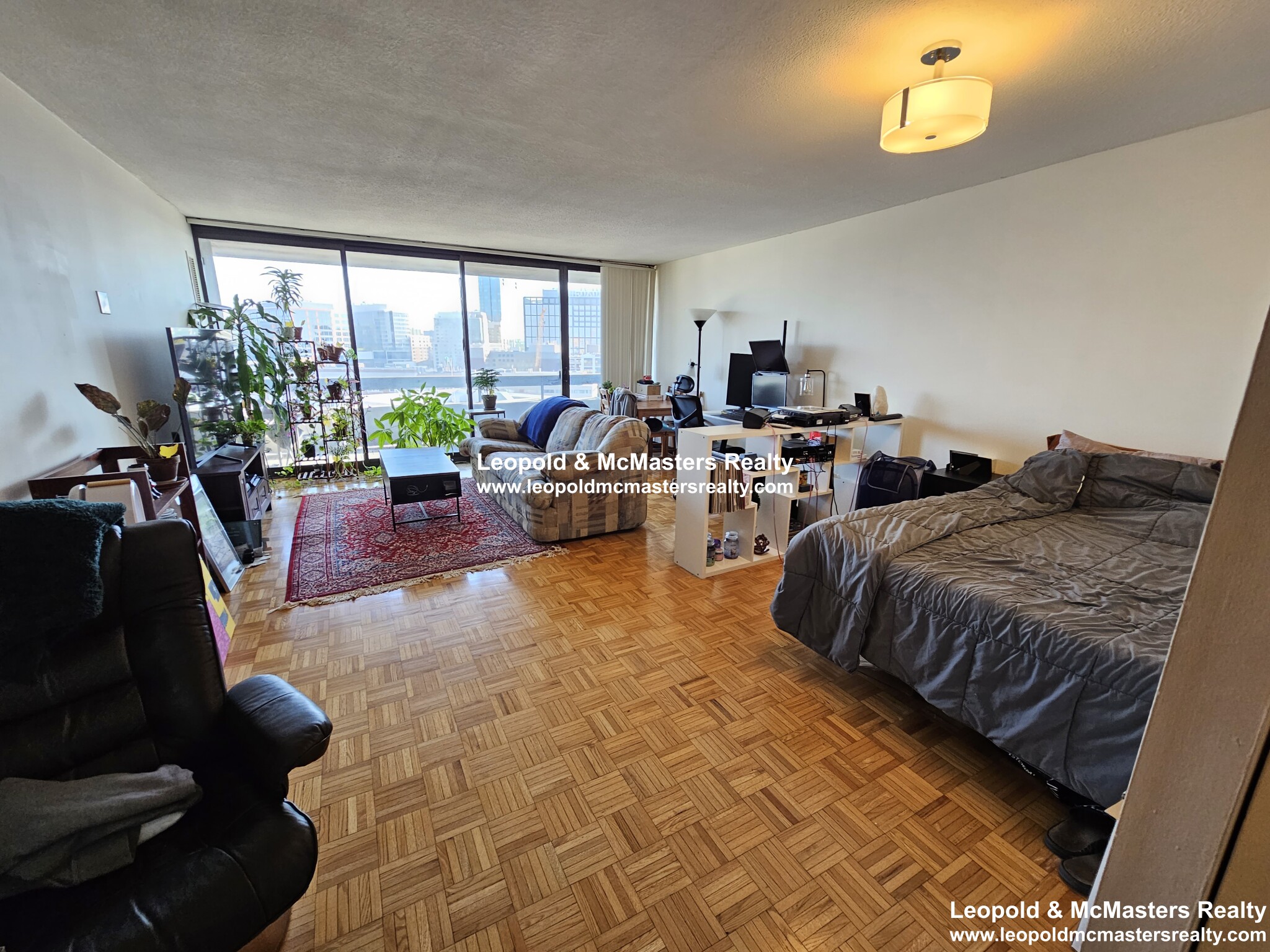 566 Commonwealth Ave, Fenway