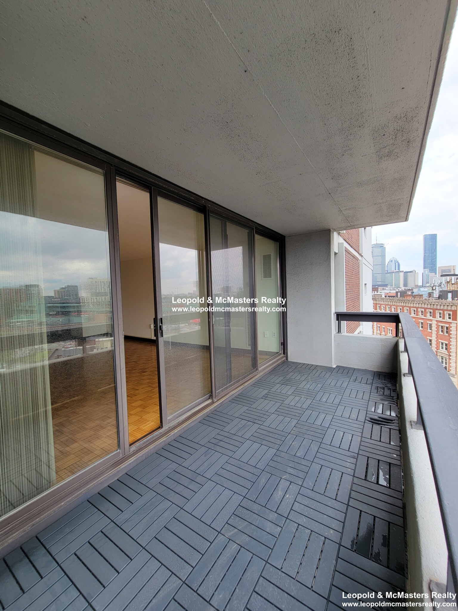 566 Commonwealth Ave, Fenway