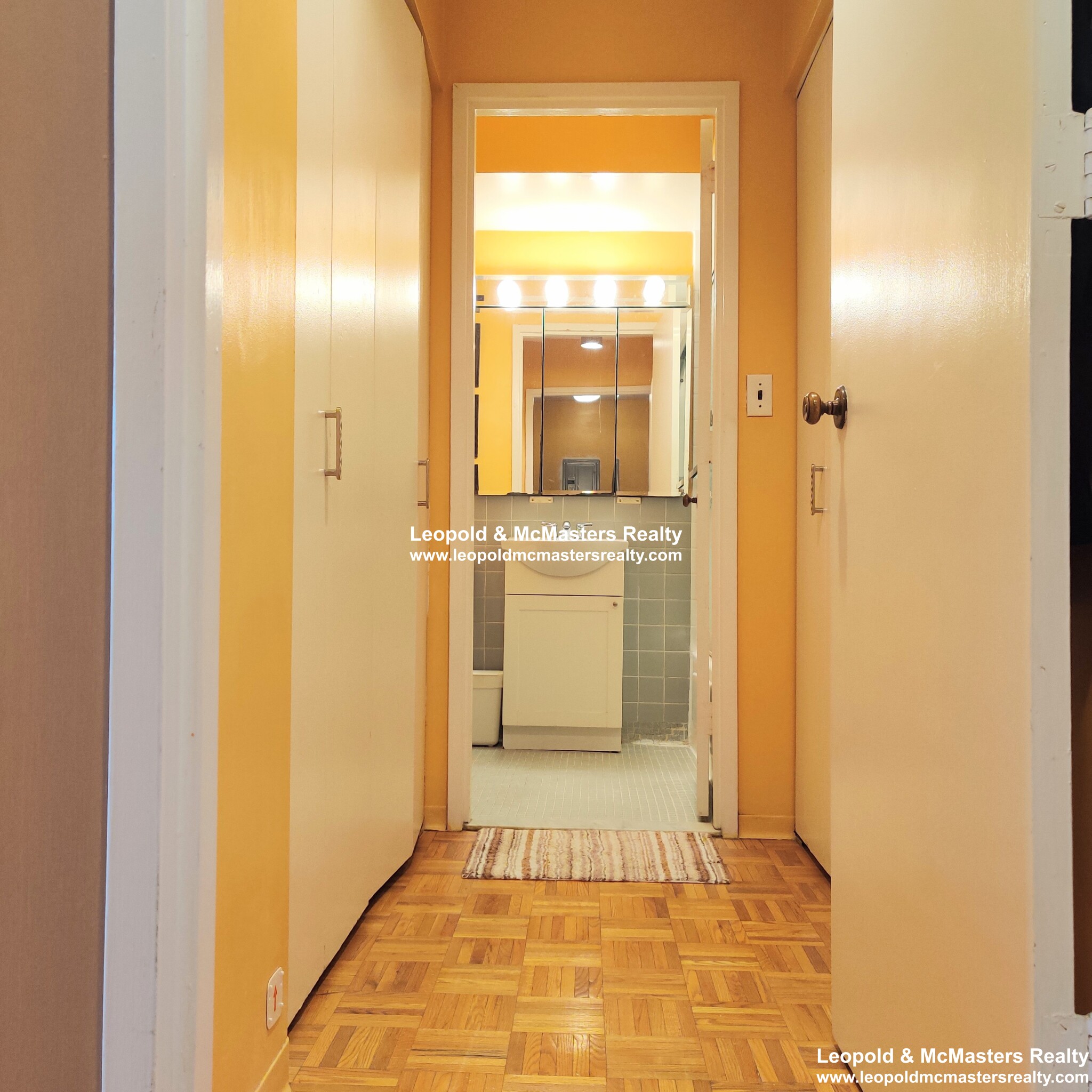 566 Commonwealth Ave, Fenway