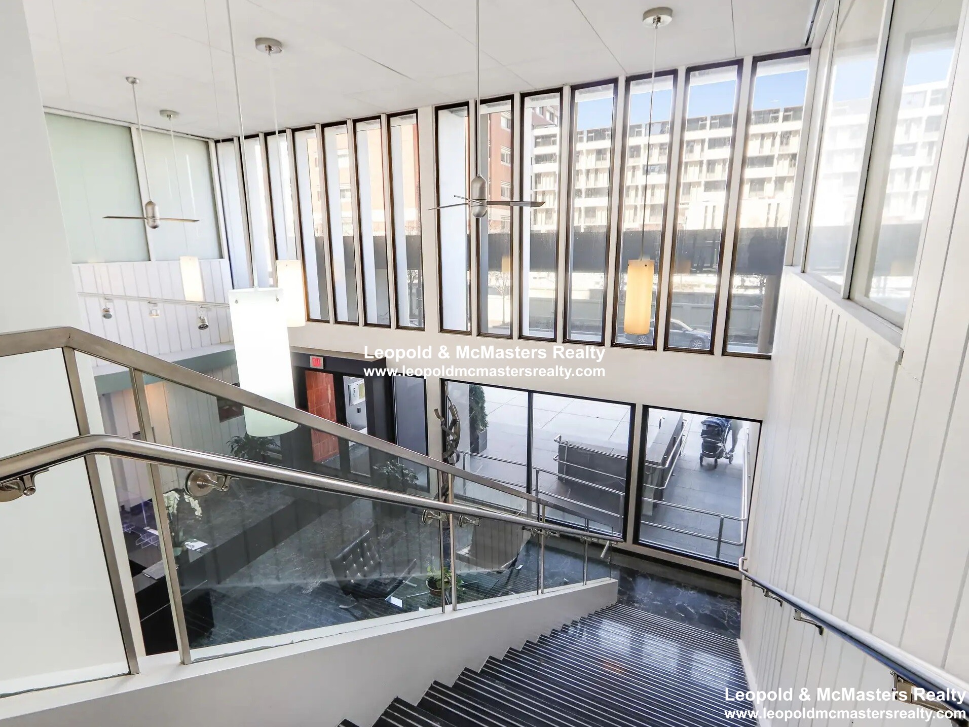 566 Commonwealth Ave, Fenway