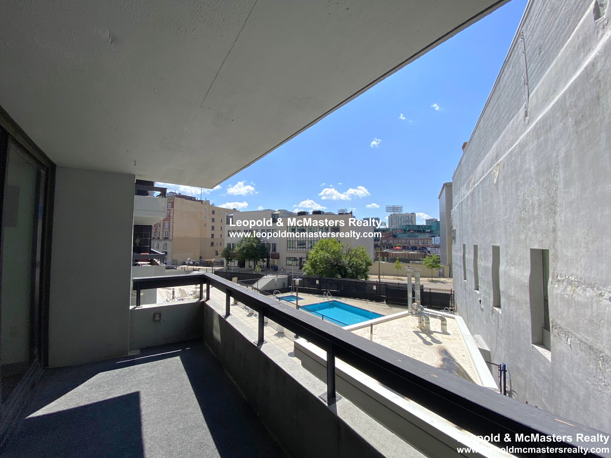 566 Commonwealth Ave, Fenway