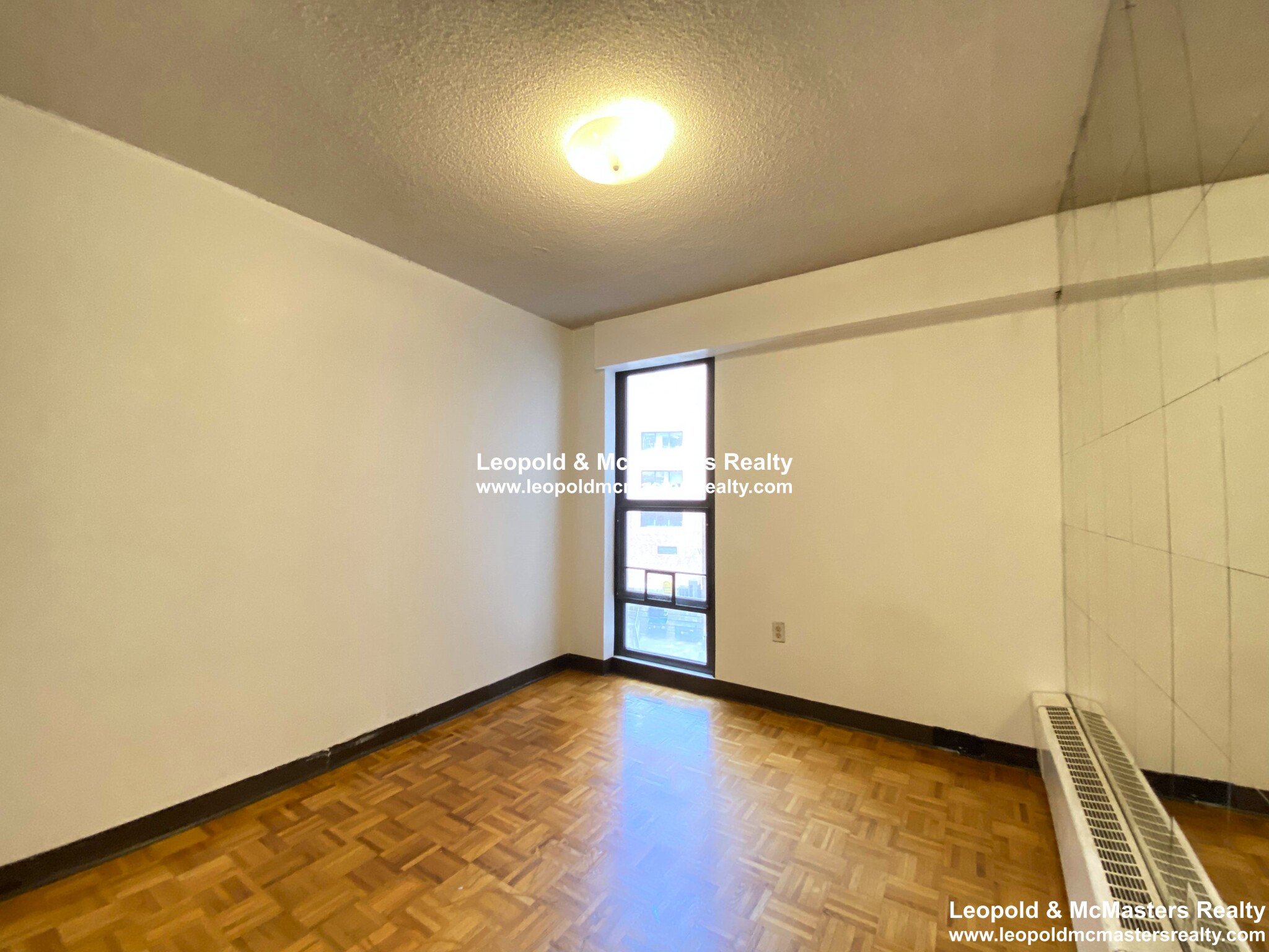 566 Commonwealth Ave, Fenway