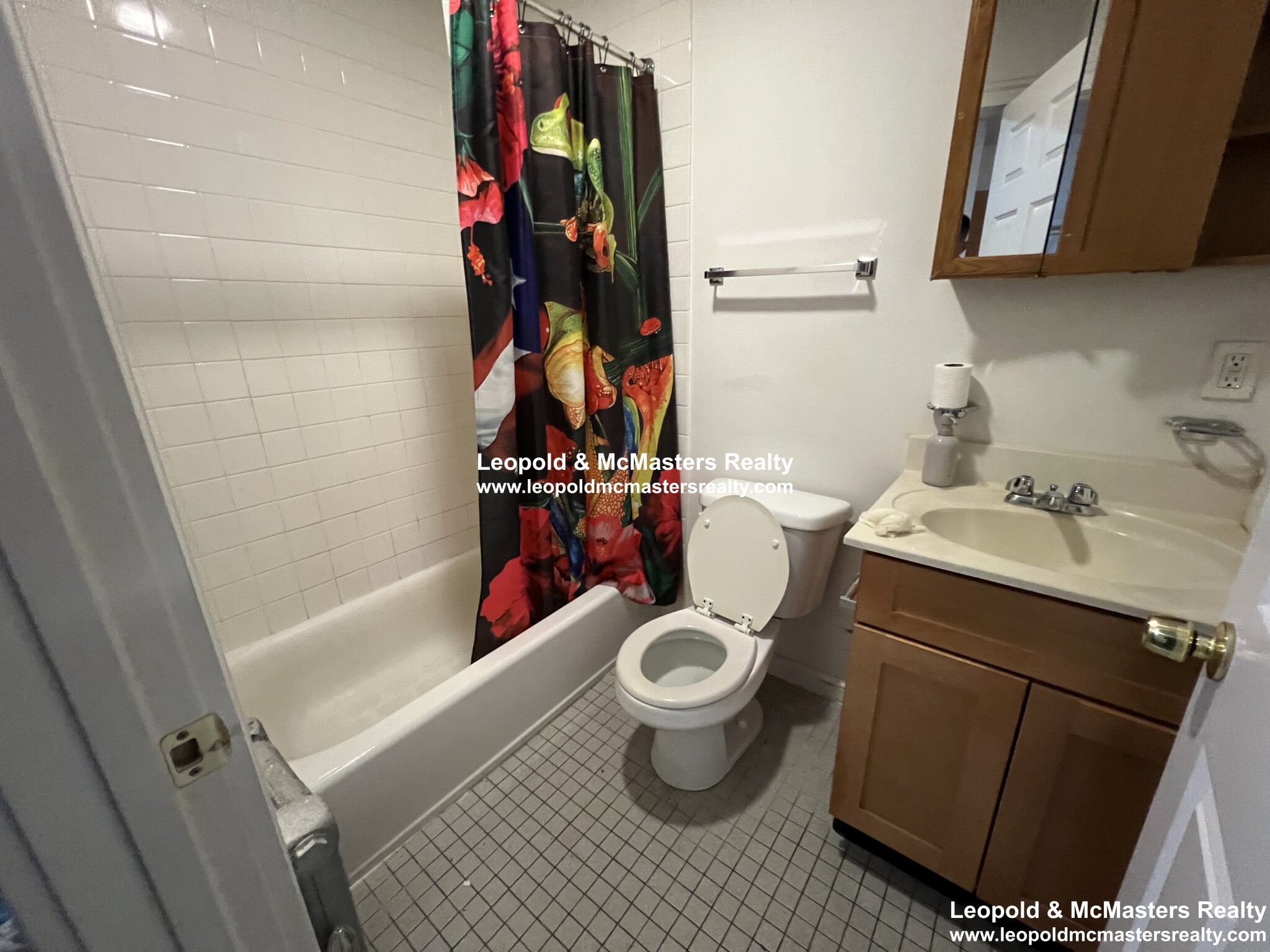 464 Salem St, Glenwood