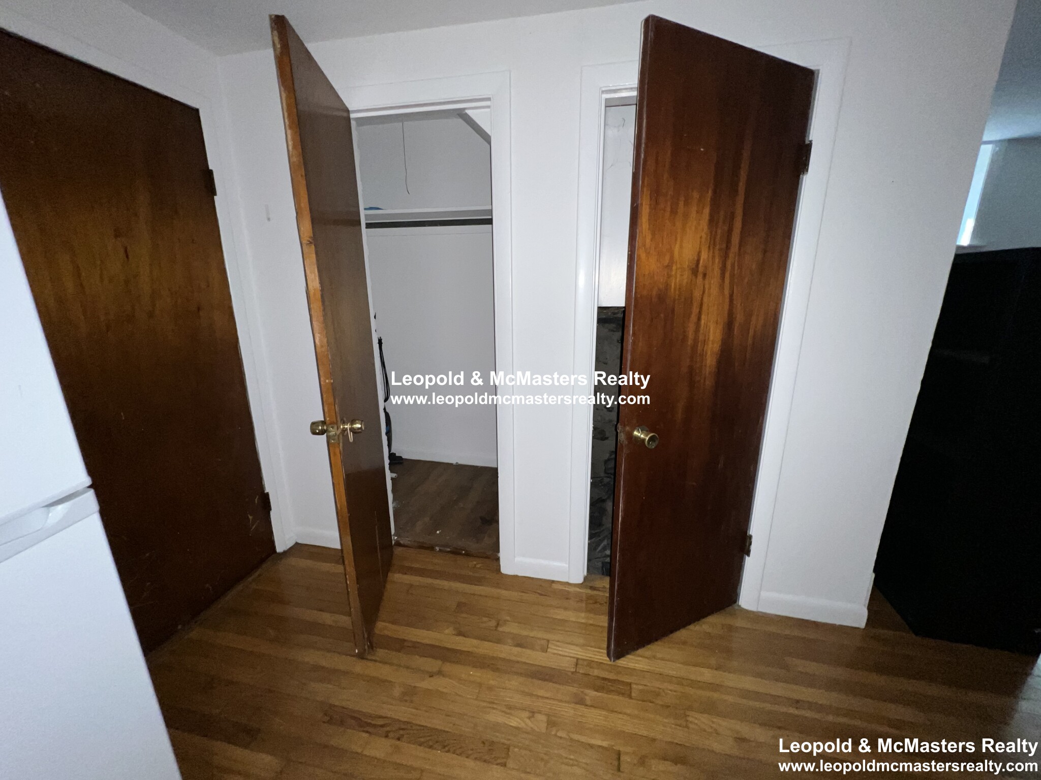 146 Oxford St, Ward Two