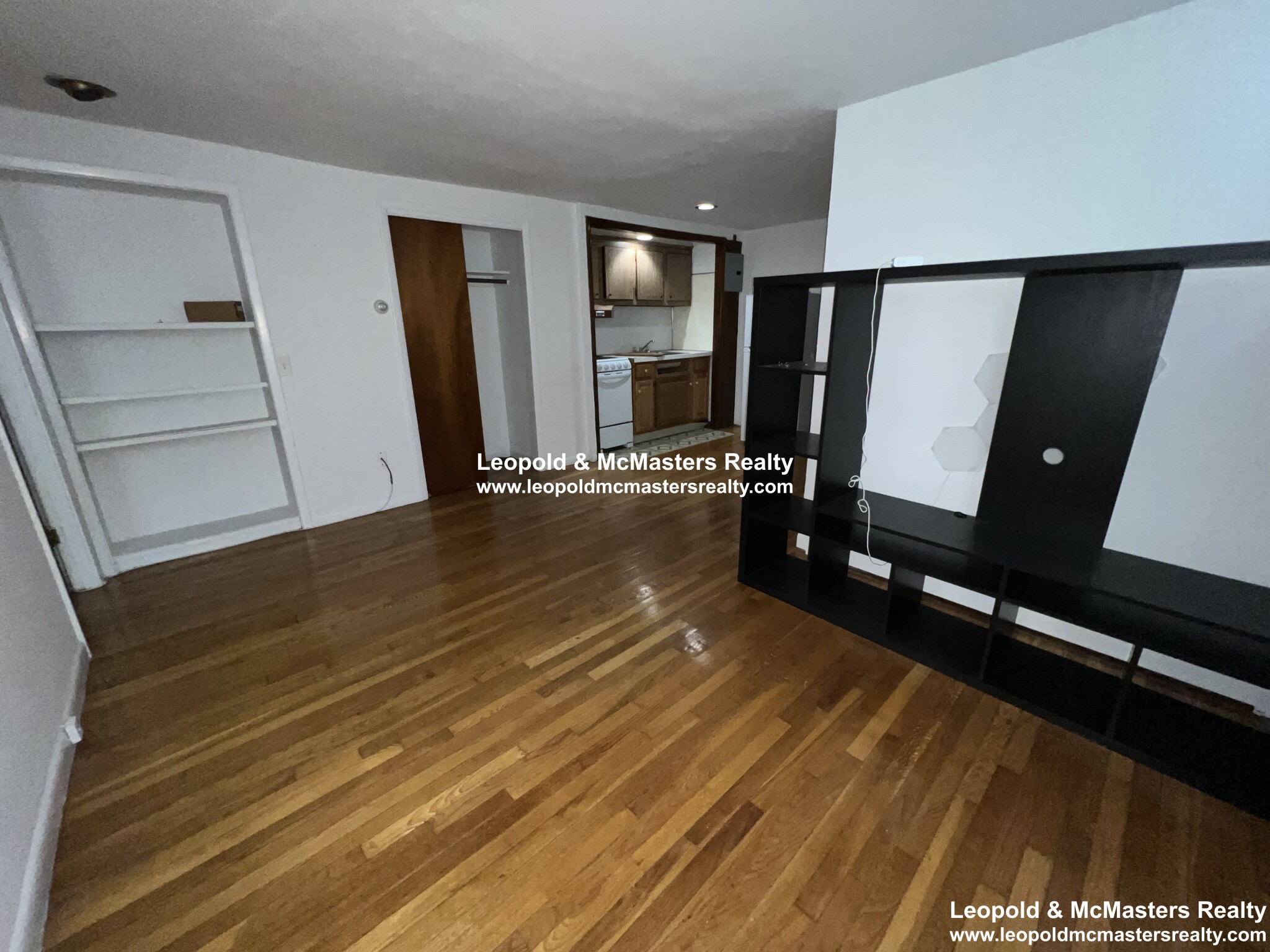 146 Oxford St, Ward Two