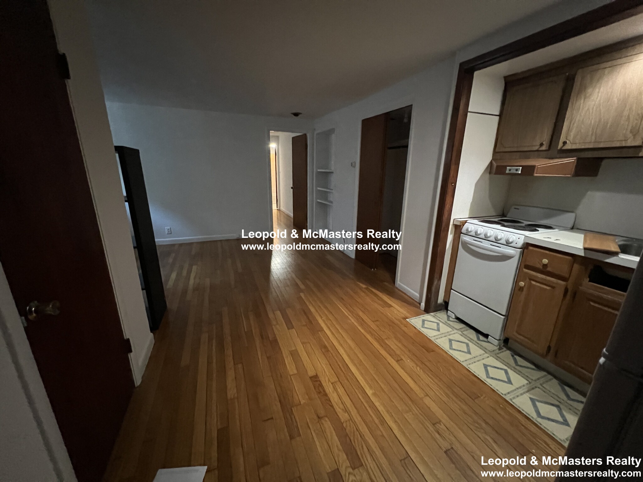 146 Oxford St, Ward Two