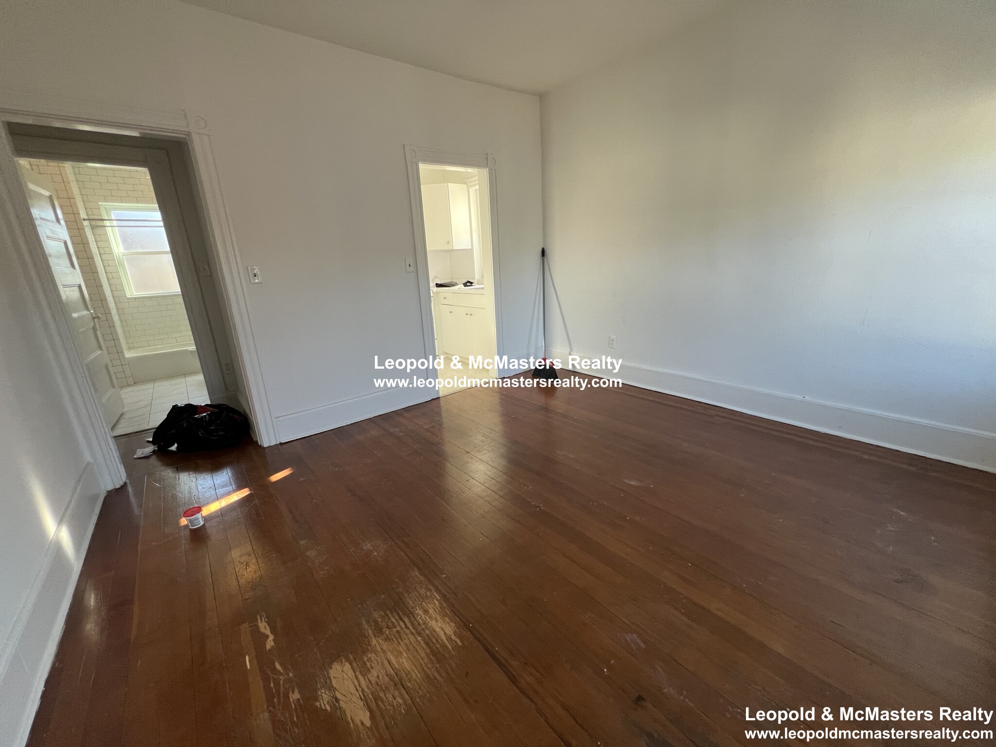 146 Oxford St, Ward Two