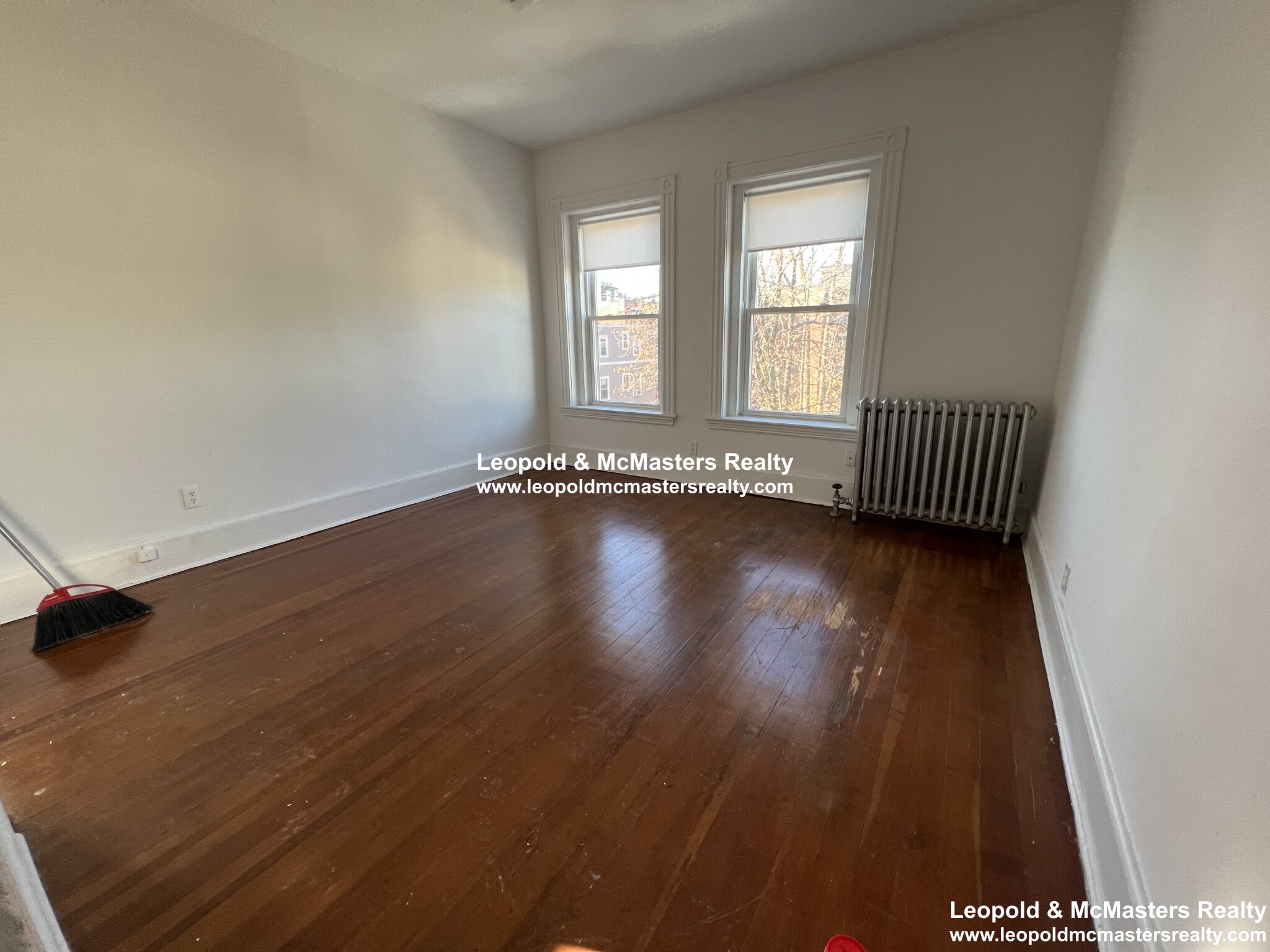 146 Oxford St, Ward Two