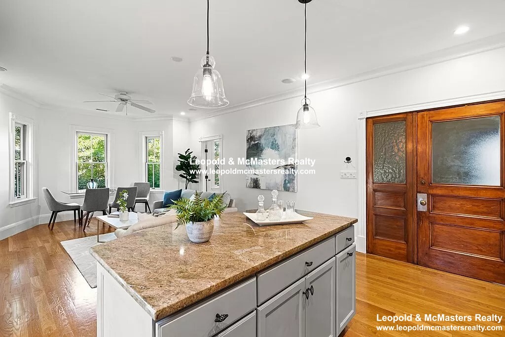 85 Elm St, Charlestown