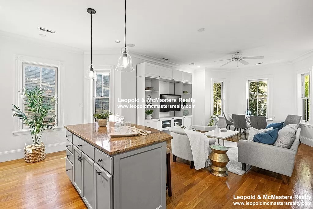 85 Elm St, Charlestown