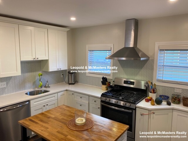 260 Southern Artery, Merrymount