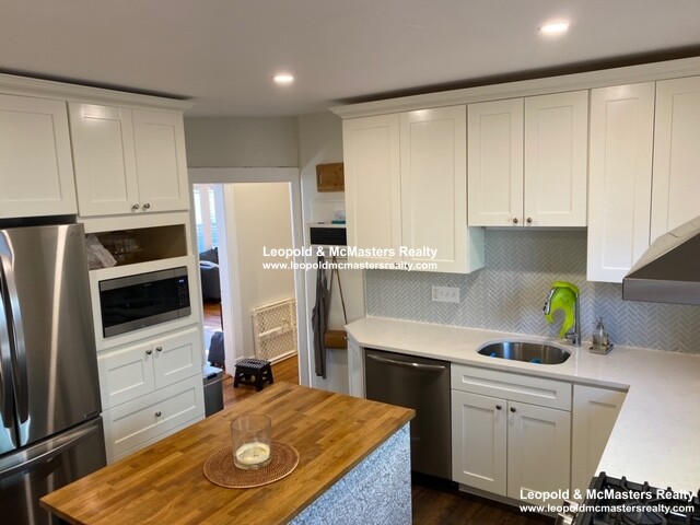 260 Southern Artery, Merrymount