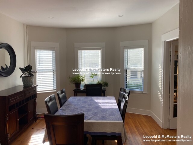 260 Southern Artery, Merrymount