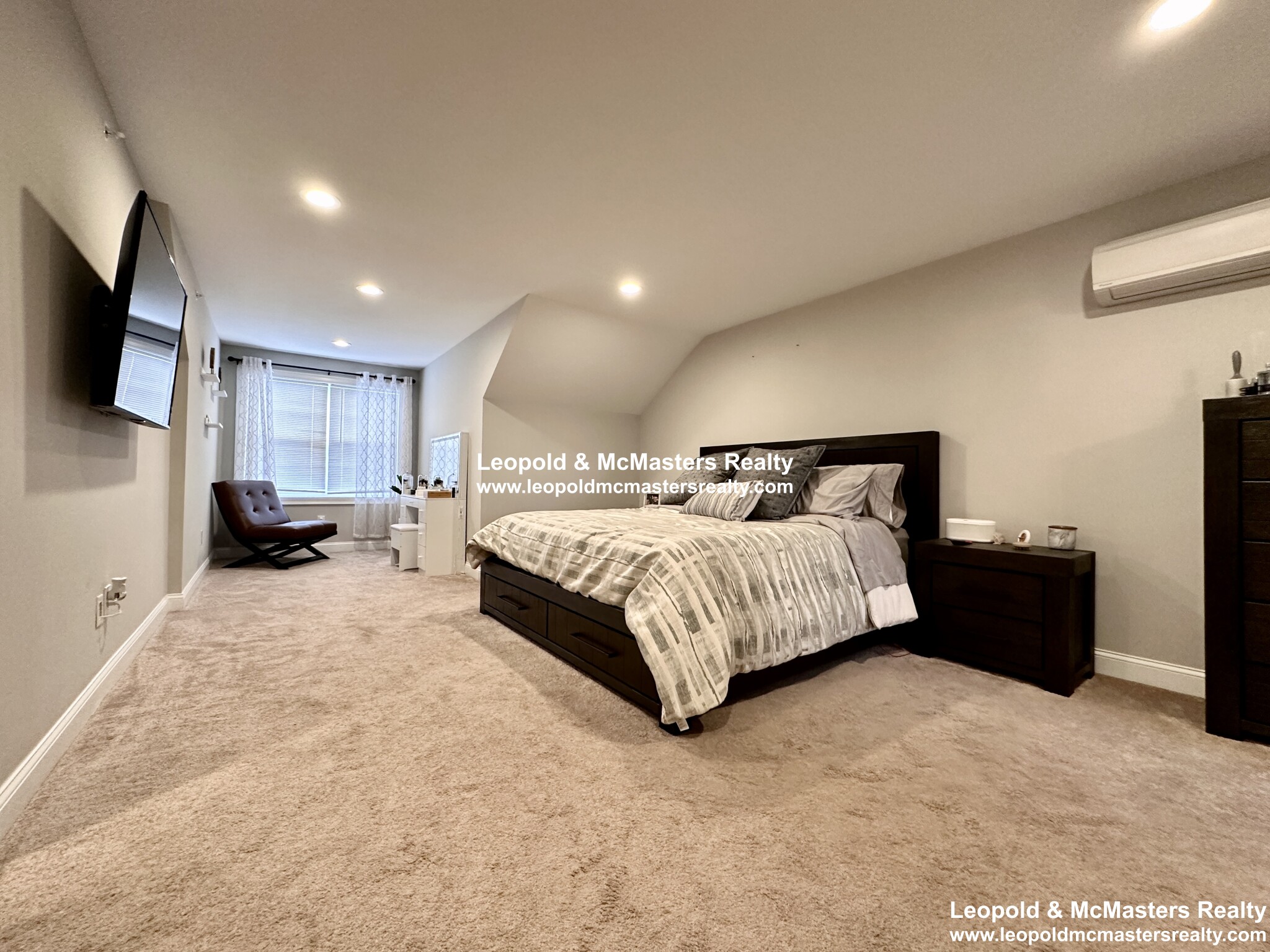 2 Winston St, Saugus