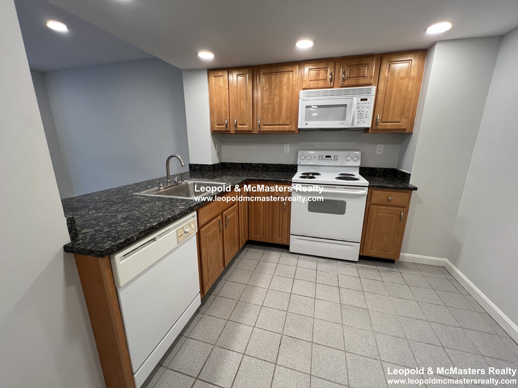 24 Queensberry St, Fenway