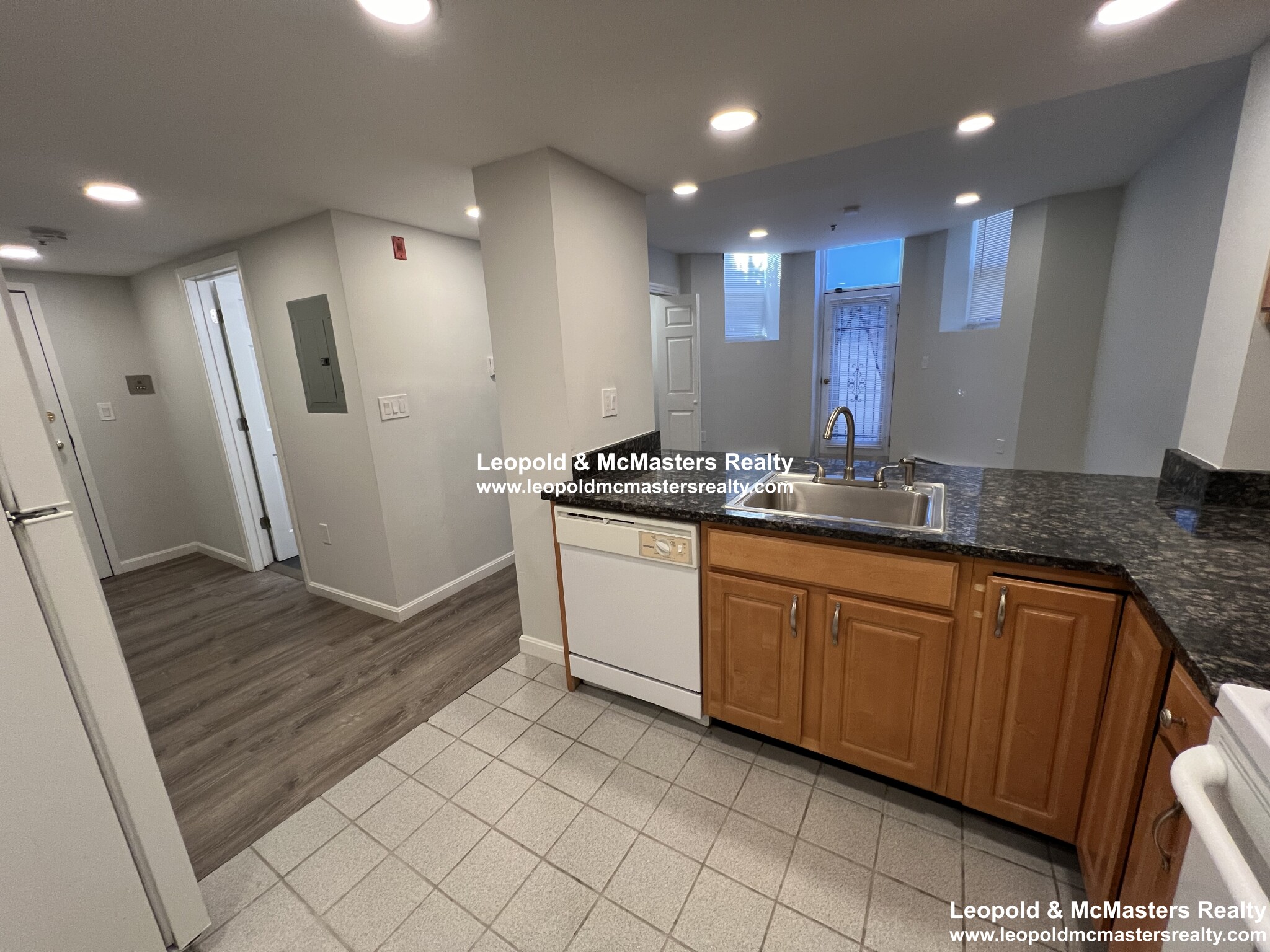 24 Queensberry St, Fenway