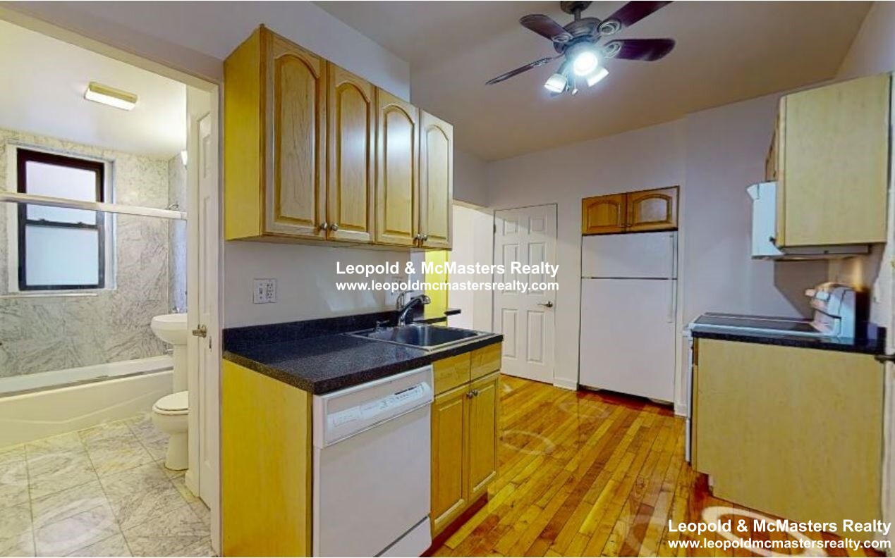 1404 Commonwealth Ave, Brighton