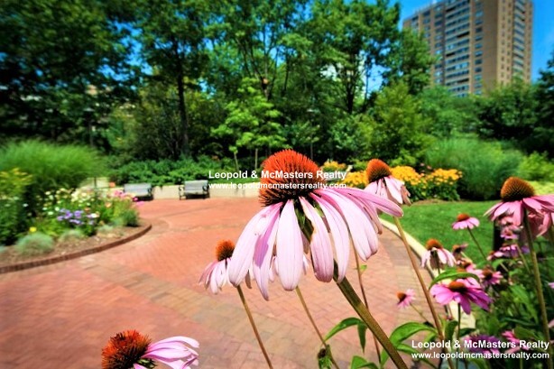 2 Hawthorne Pl, West End