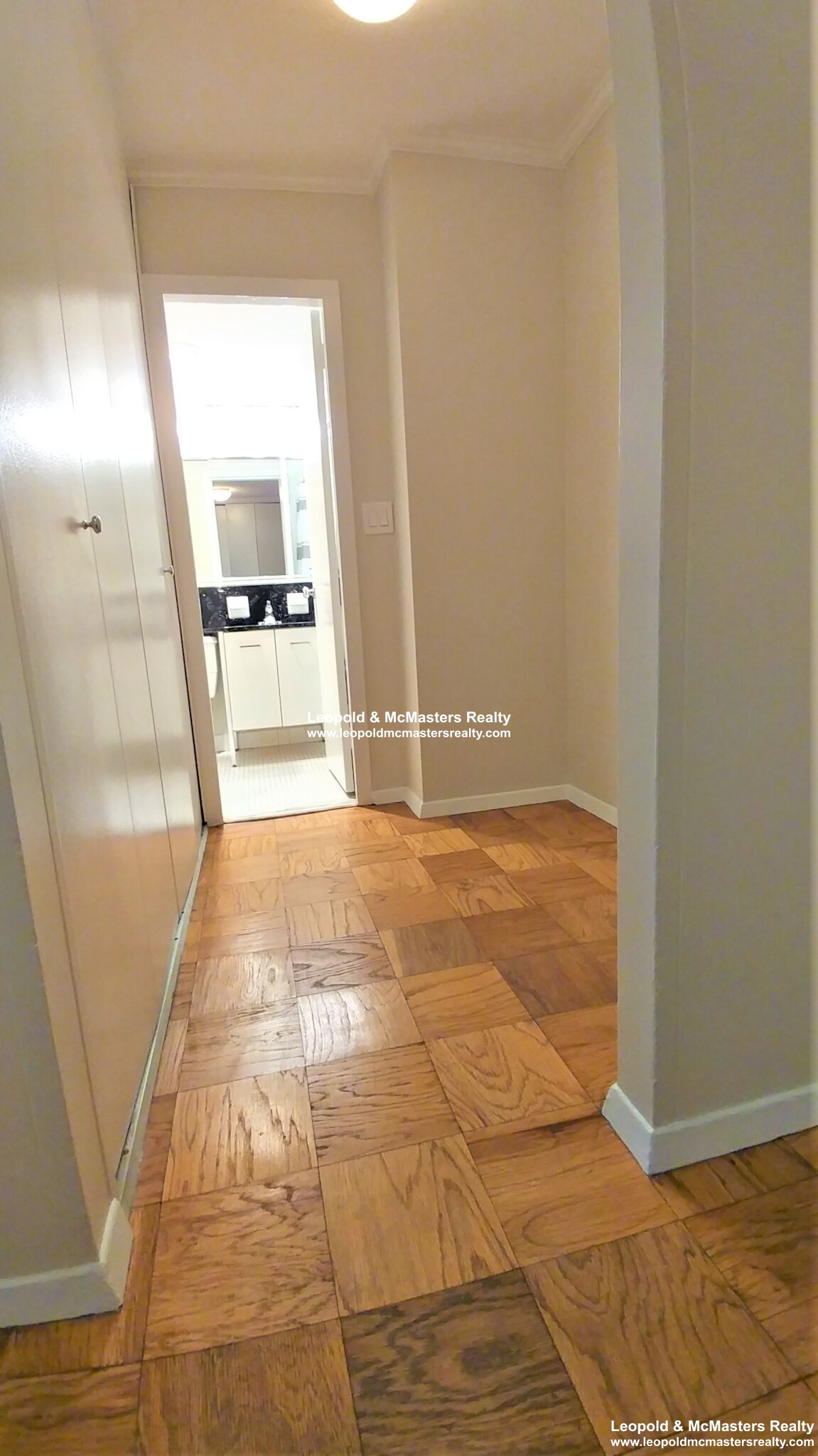 2 Hawthorne Pl, West End