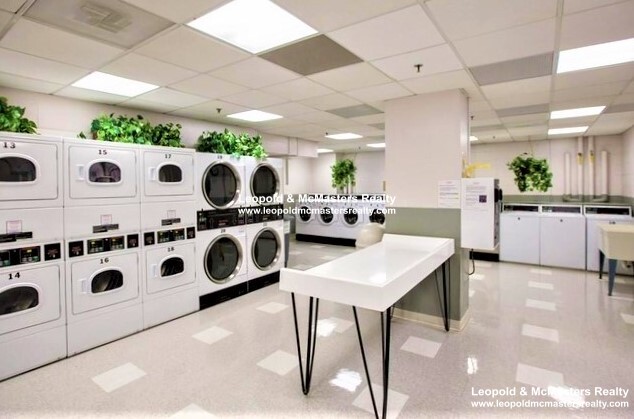 2 Hawthorne Pl, West End