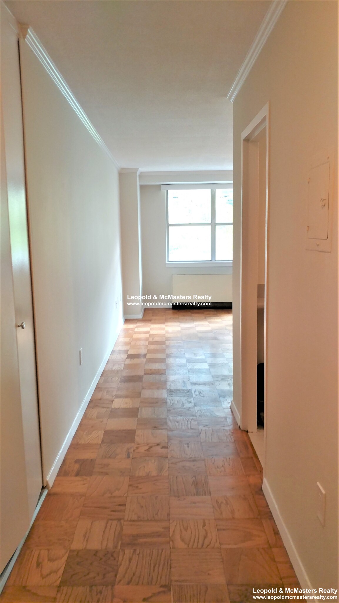 2 Hawthorne Pl, West End