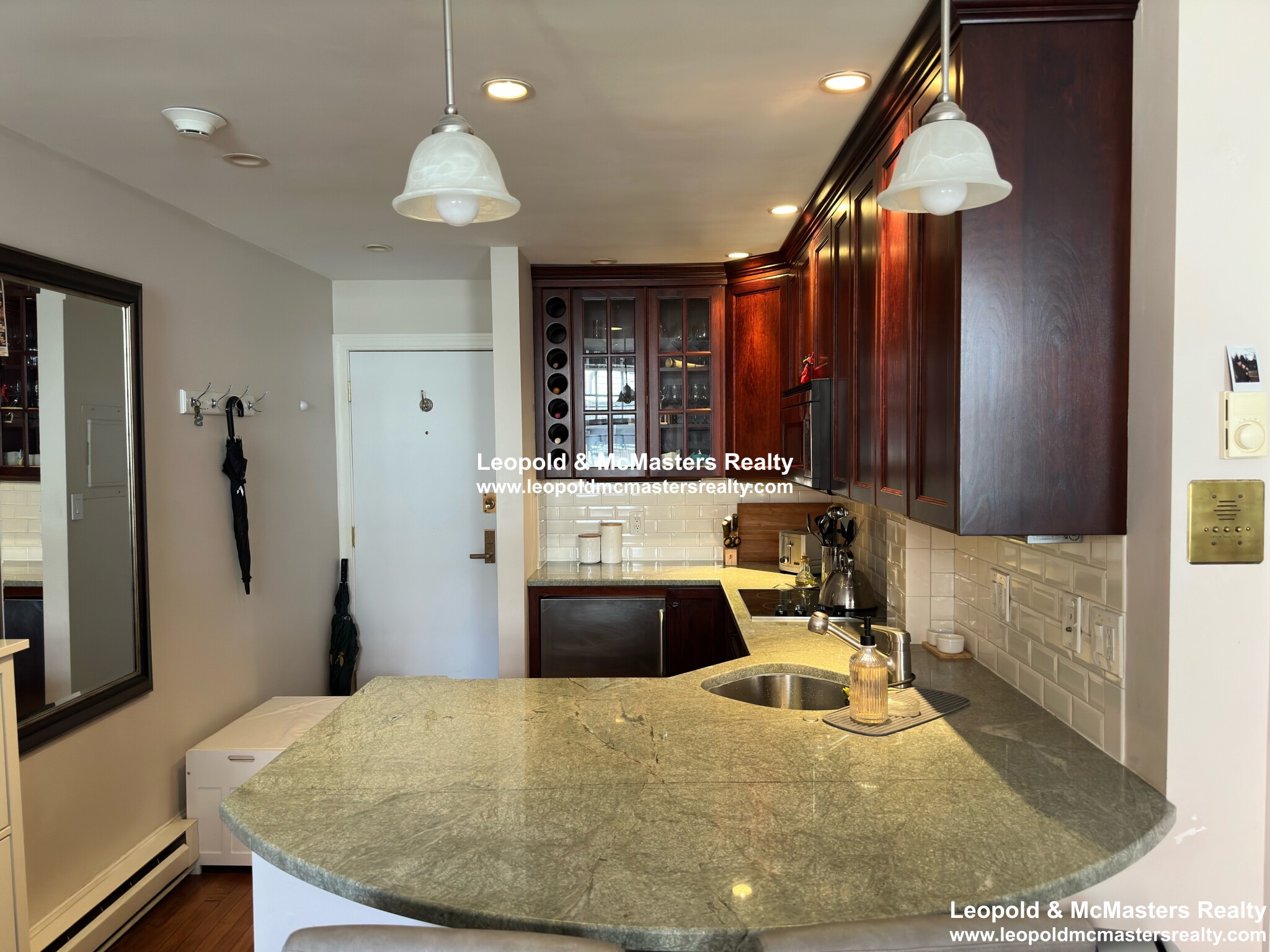 82 Chestnut St, Beacon Hill