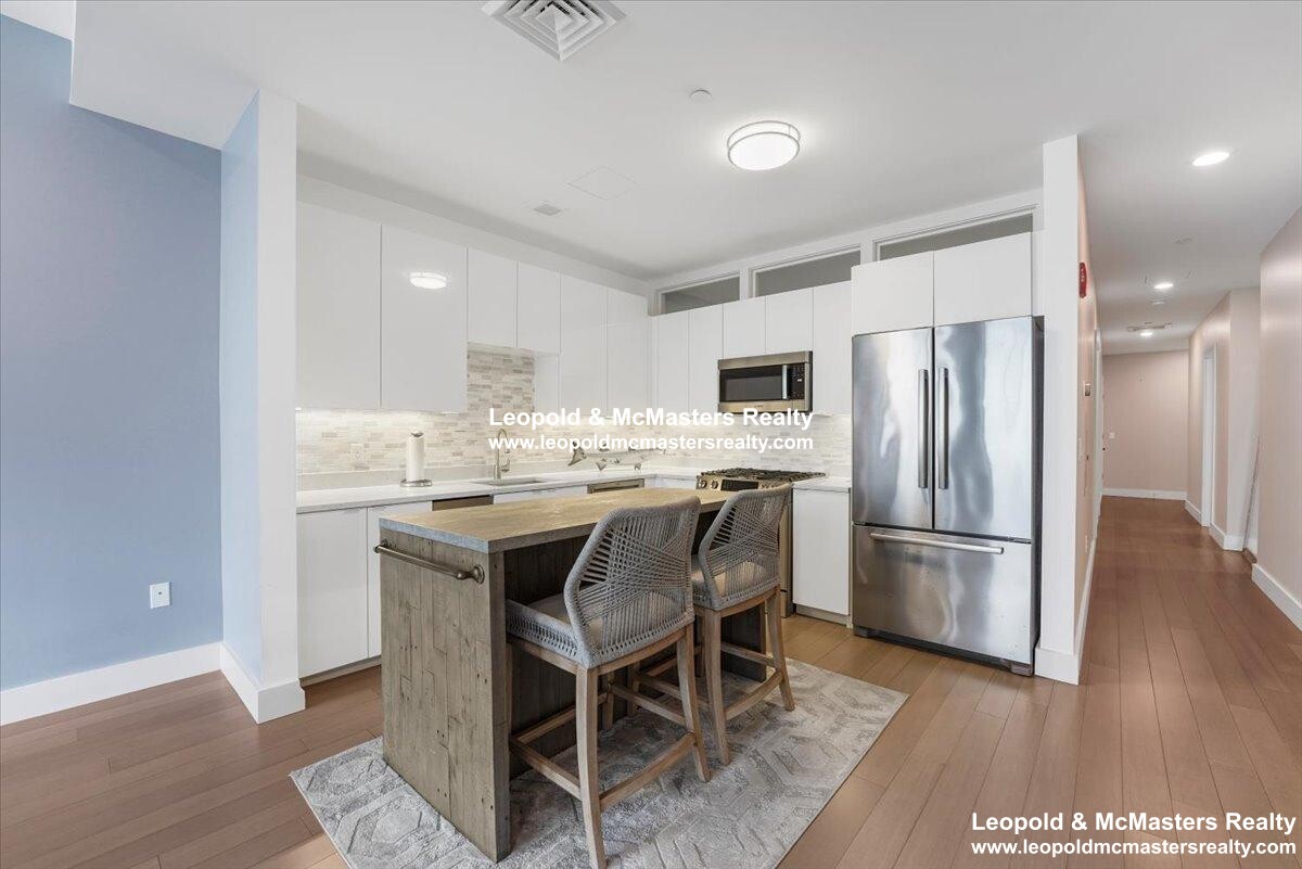 121 Portland St, West End