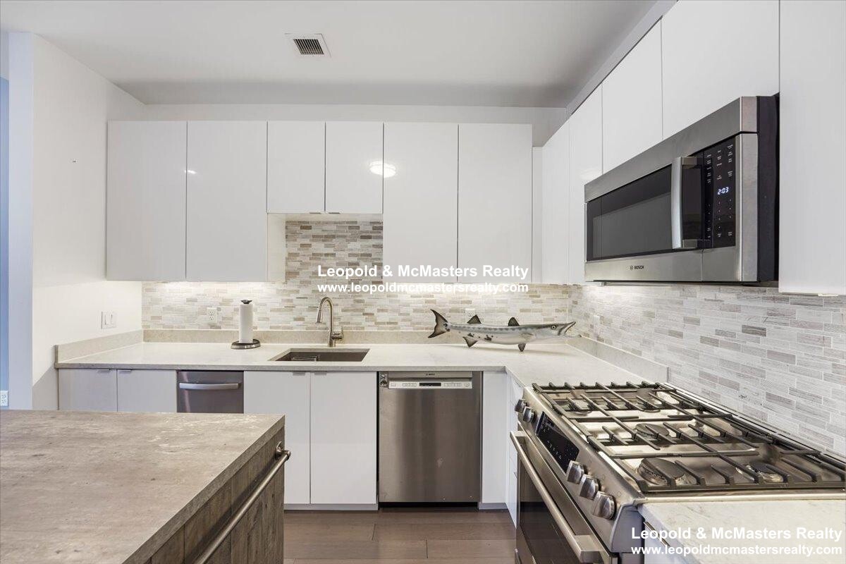 121 Portland St, West End