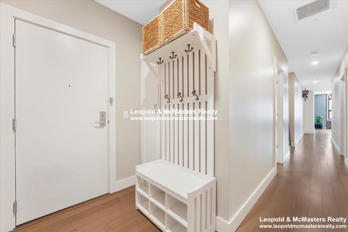 121 Portland St, West End