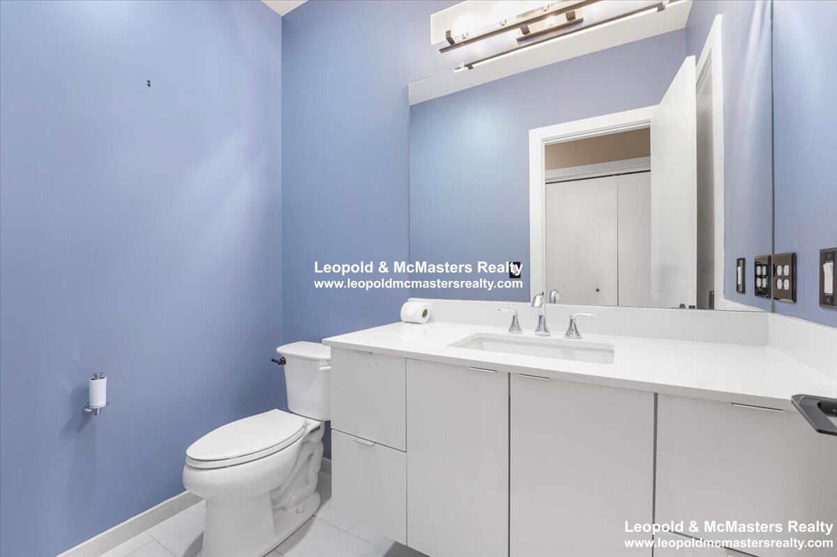 121 Portland St, West End