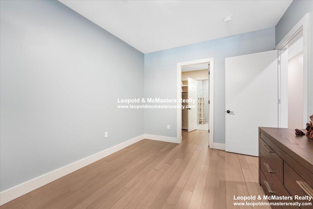 121 Portland St, West End