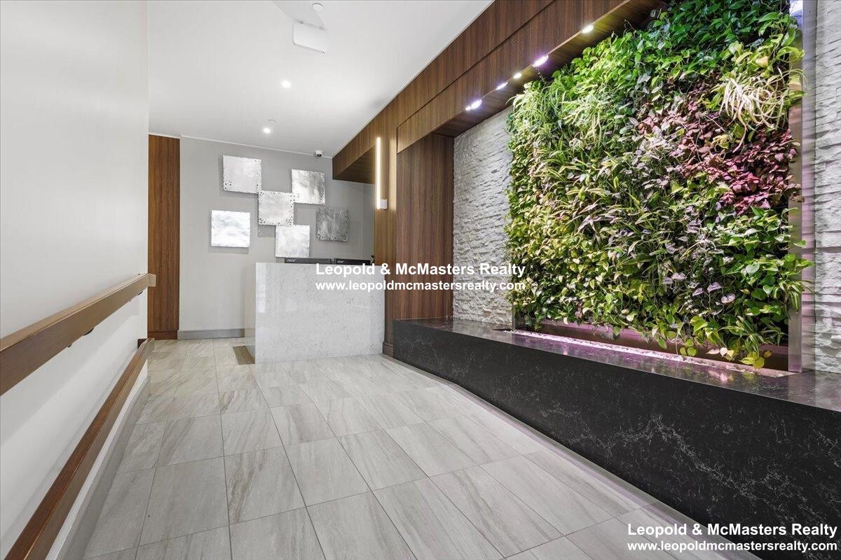 121 Portland St, West End