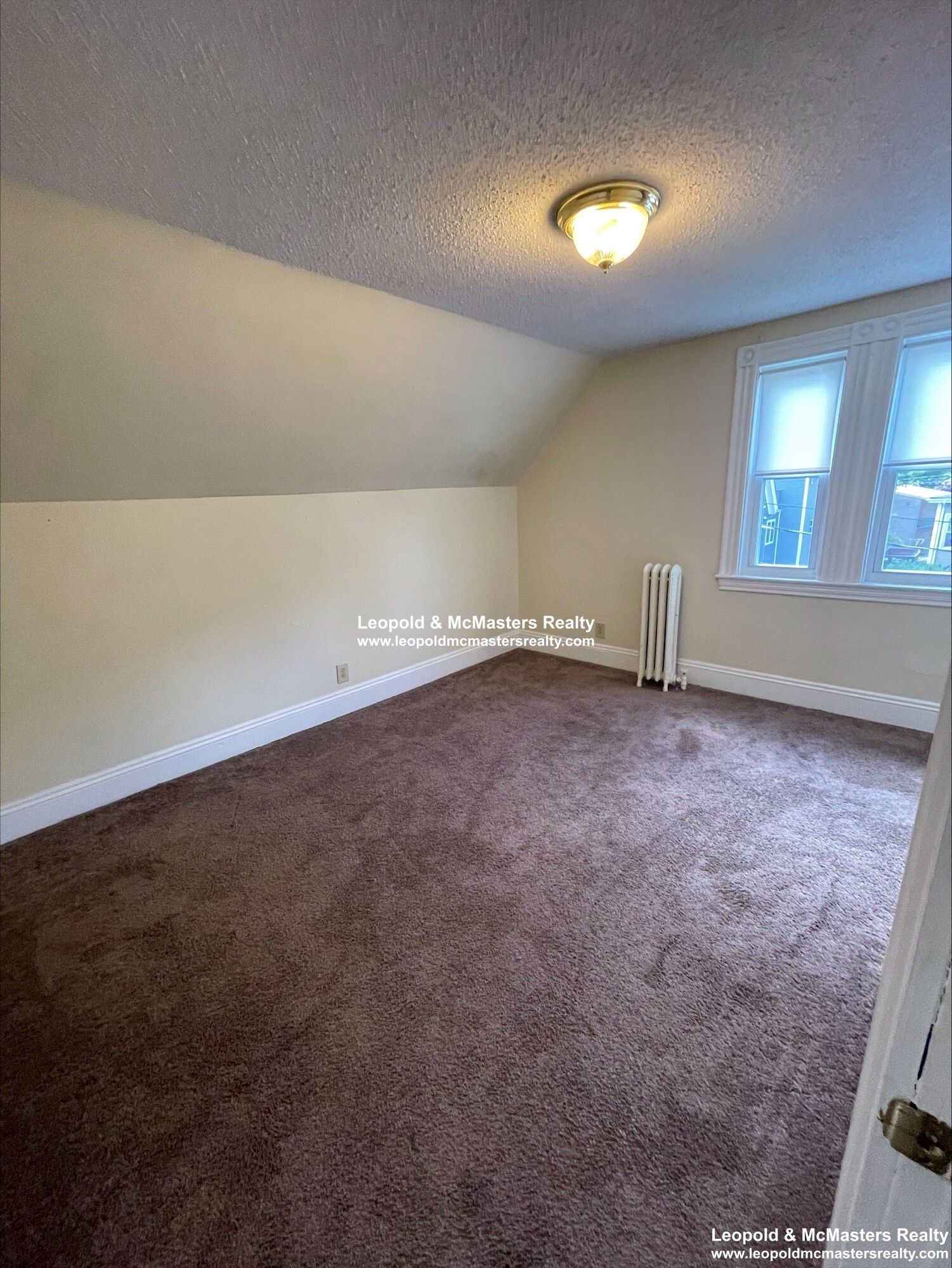 80 Robbins St, South Side