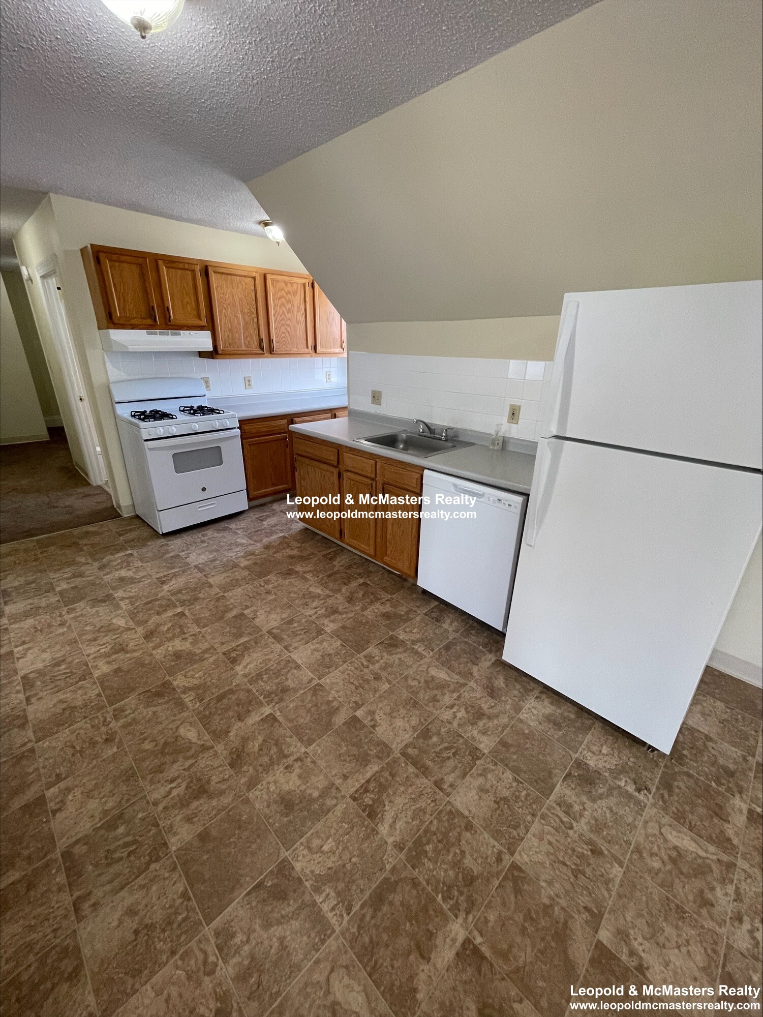 80 Robbins St, South Side